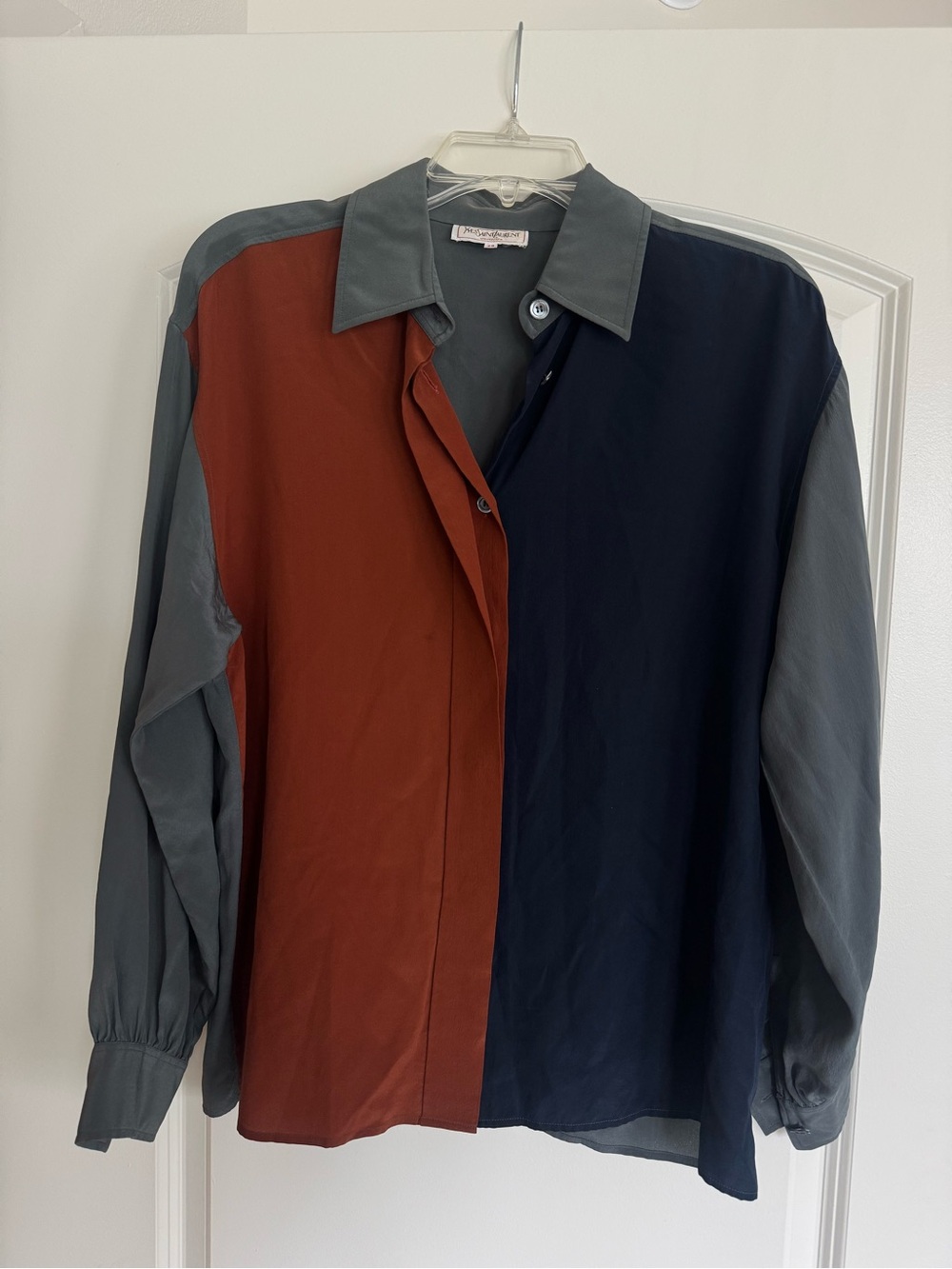 Yves Saint Laurent Variation Gray, Navy, Rust Colorblock Button-Up size 42 - L